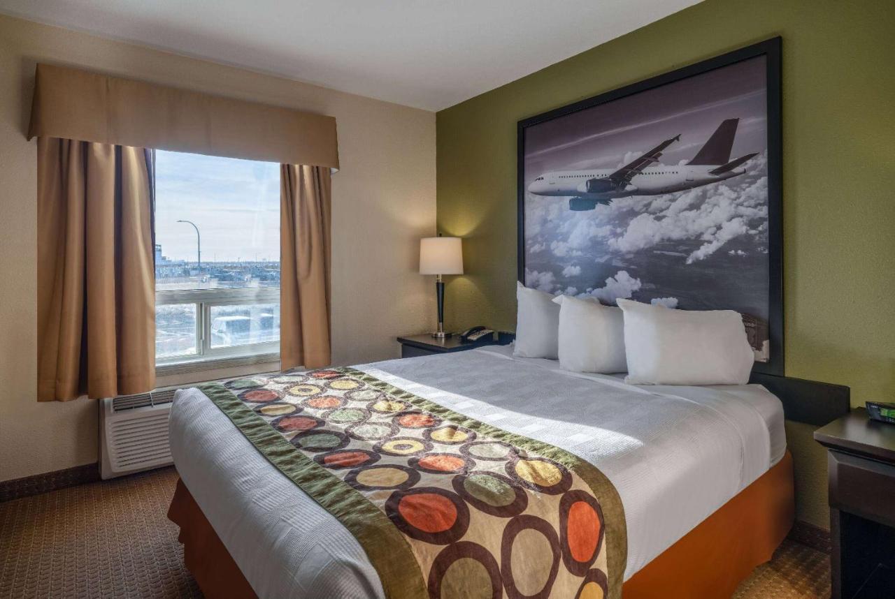ซูเปอร์ 8 บาย วินด์แฮม อินเตอร์เนชั่นแนล แอร์พอร์ต Hotel เลอดูค ภายนอก รูปภาพ